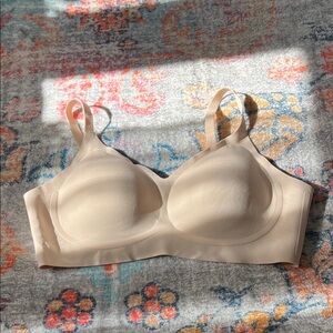 Elegant Cream Wireless Jelly Bra